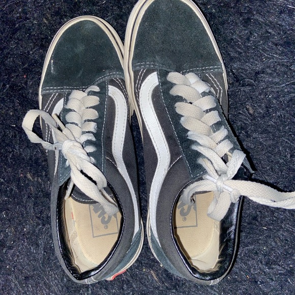 Vans - Picture 1 of 2